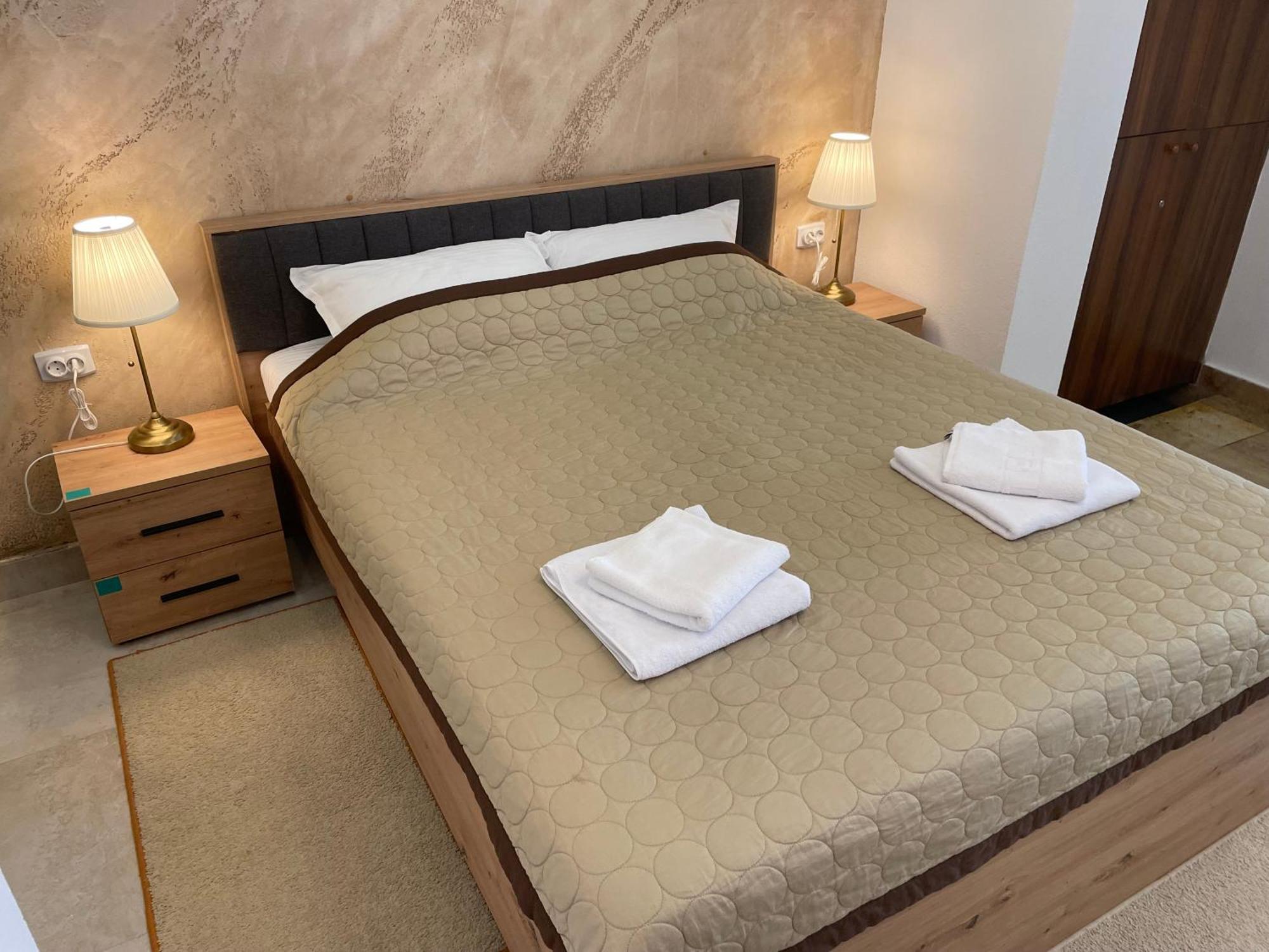 Bora Apartmani - Free Parking - City Center Vranje Eksteriør bilde