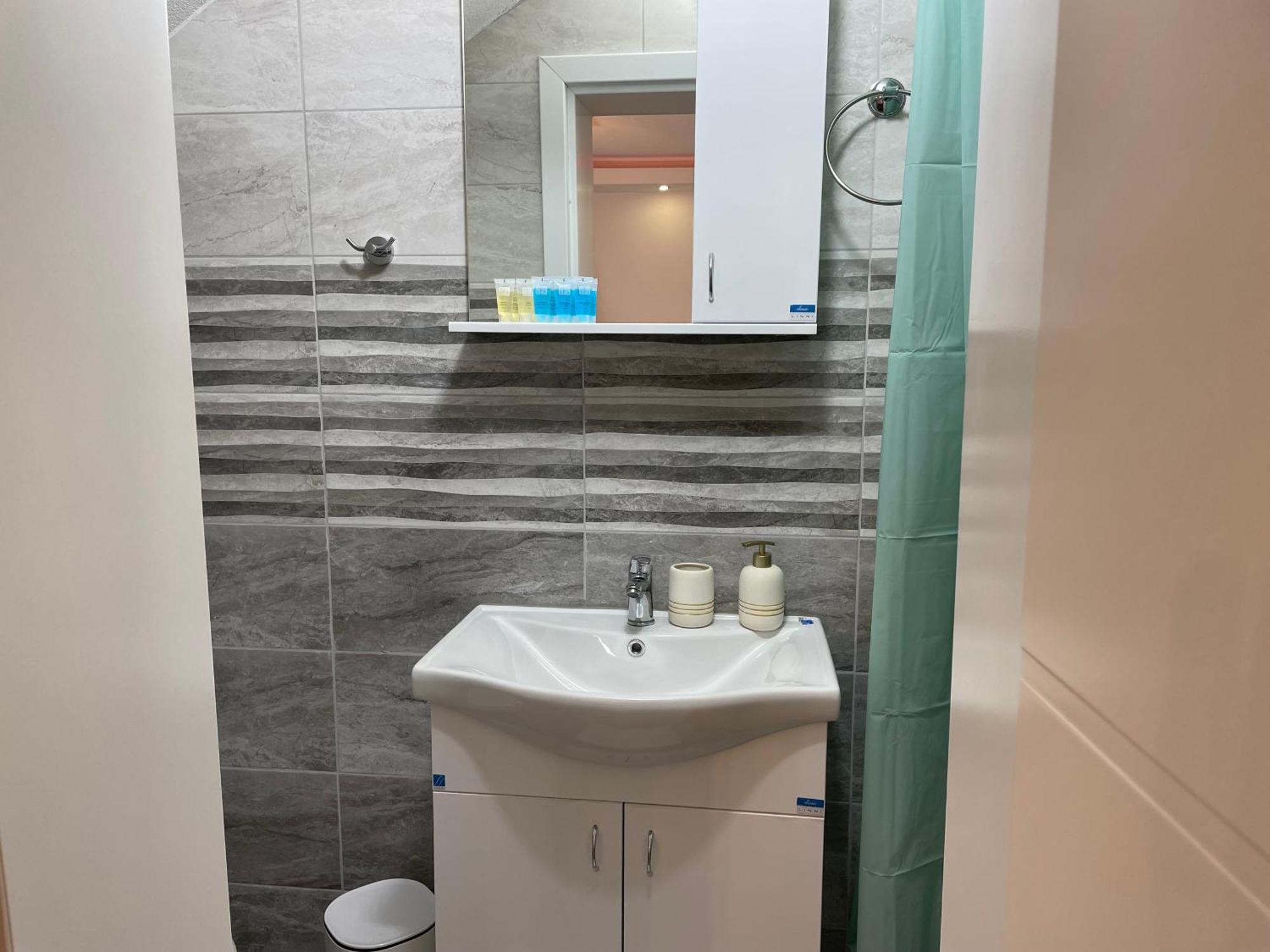 Bora Apartmani - Free Parking - City Center Vranje Eksteriør bilde